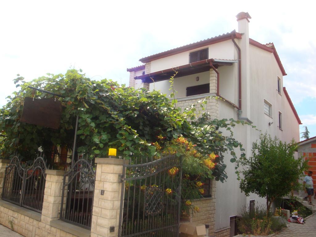 Apartments Sasha Пула Стая снимка