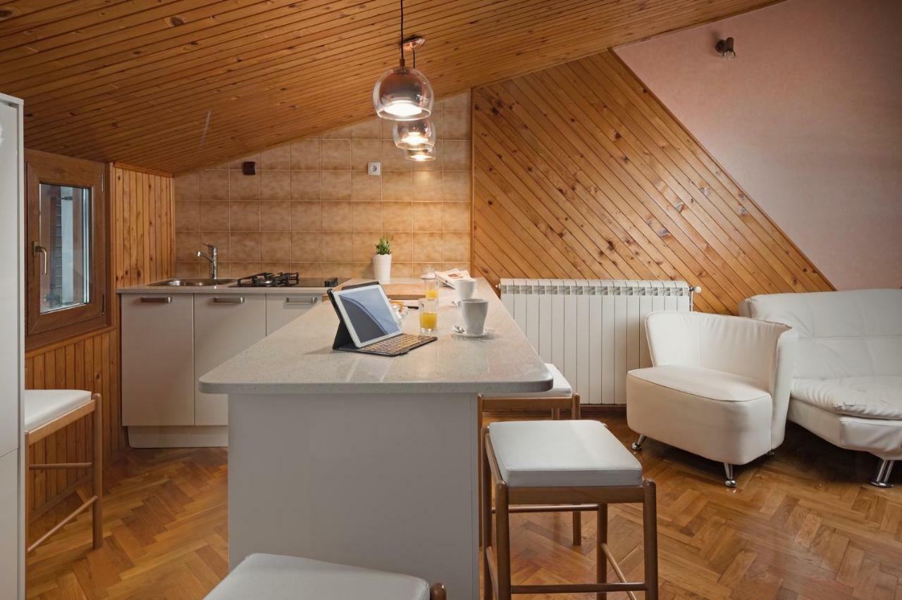 Apartments Sasha Пула Екстериор снимка